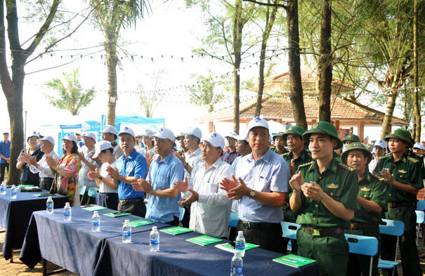 Khởi[-]động[-]Sự[-]kiện[-]&ldquo;V&igrave;[-]m&ocirc;i[-]trường[-]biển[-]kh&ocirc;ng[-]r&aacute;c[-]thải&rdquo;[-]2019